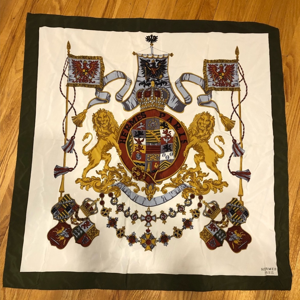 GENUINE HERMÈS Vintage 20th Original  Rare Hermès Crête de Lions silk scarf